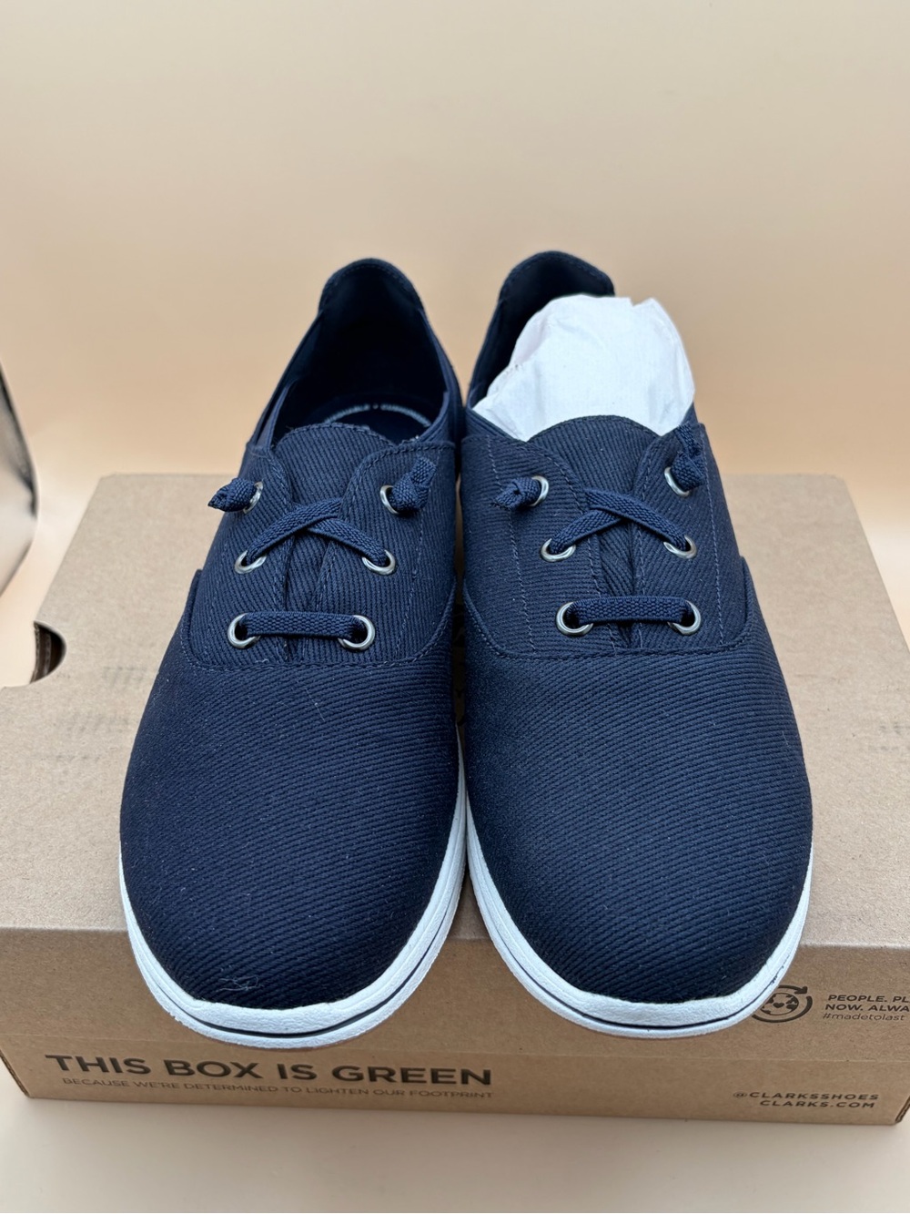 Clarks Cloudsteppers Women’s Size 8 Dark Navy Canvas Low-Top Sneakers - Picture 3 of 8
